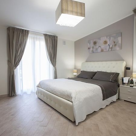 סנטה מריה קפואה וטרה Amira Luxury Apartments מראה חיצוני תמונה