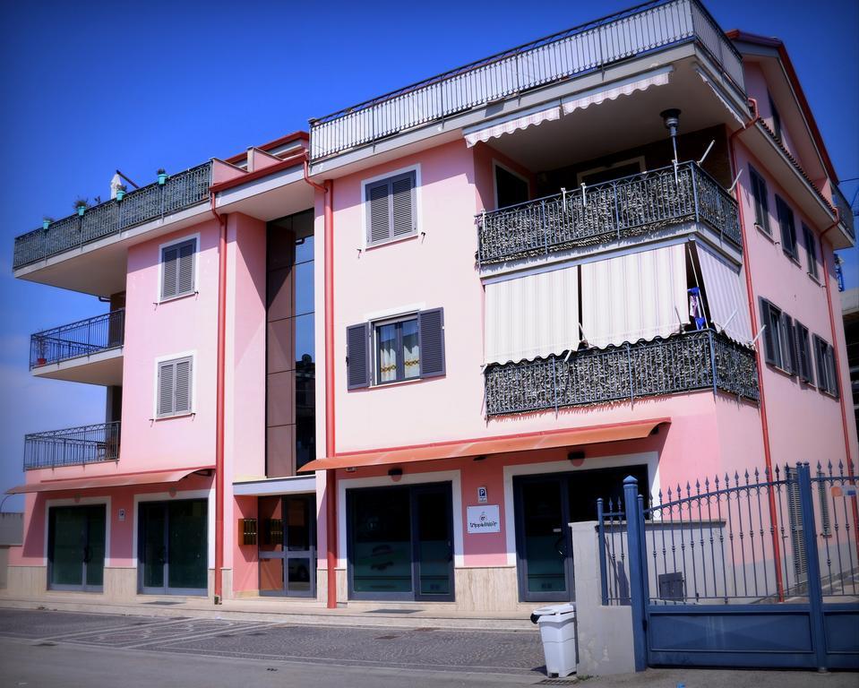 סנטה מריה קפואה וטרה Amira Luxury Apartments מראה חיצוני תמונה